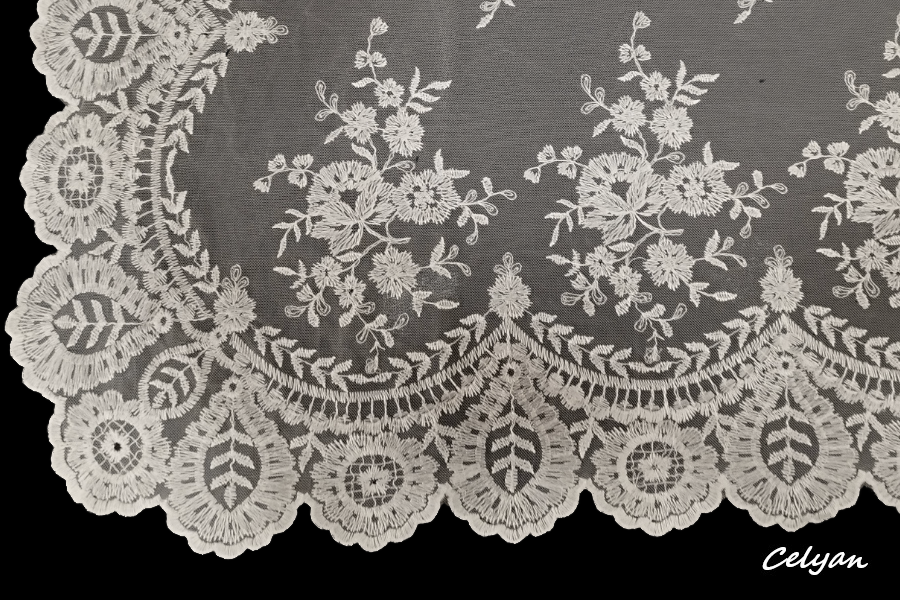 Mantilla Española Chantilly T 240